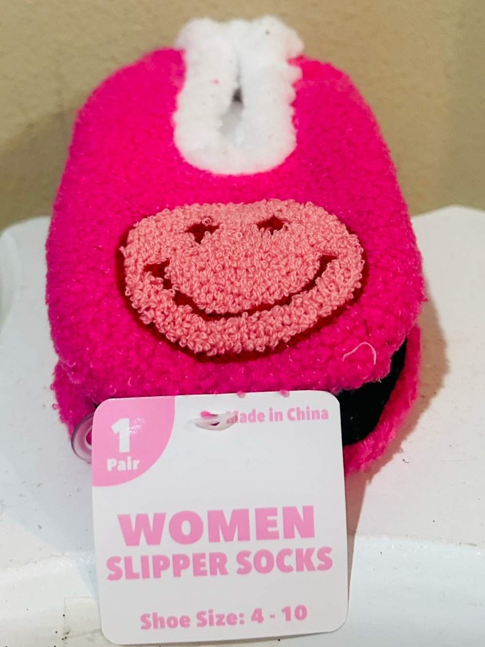 Women’s Pink Smiley Fuzzy Slipper Socks